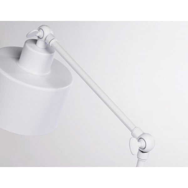 Настольная лампа Ambrella light Traditional TR8152